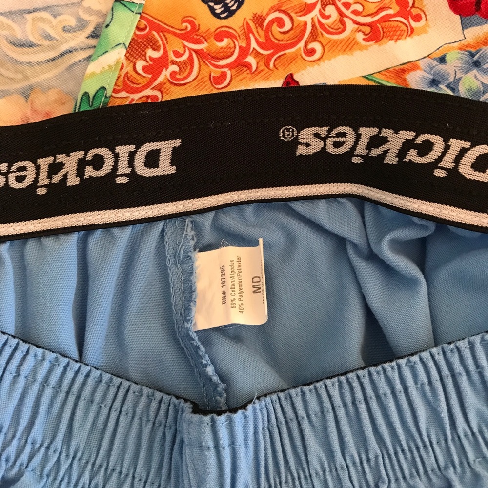 ๐ฆ๐๐บ Scrub set! ๐ฆ๐๐บ - Picture 4 of 7